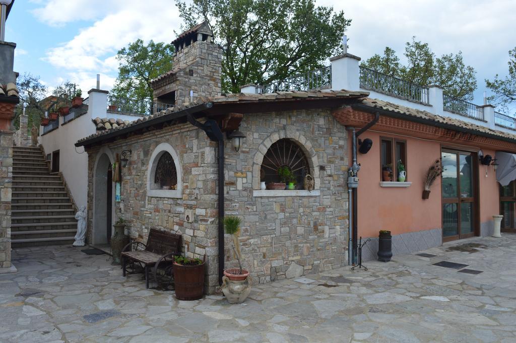 Villa Tre Colli Agri B&B อาเรียโน อีร์ปิโน ภายนอก รูปภาพ